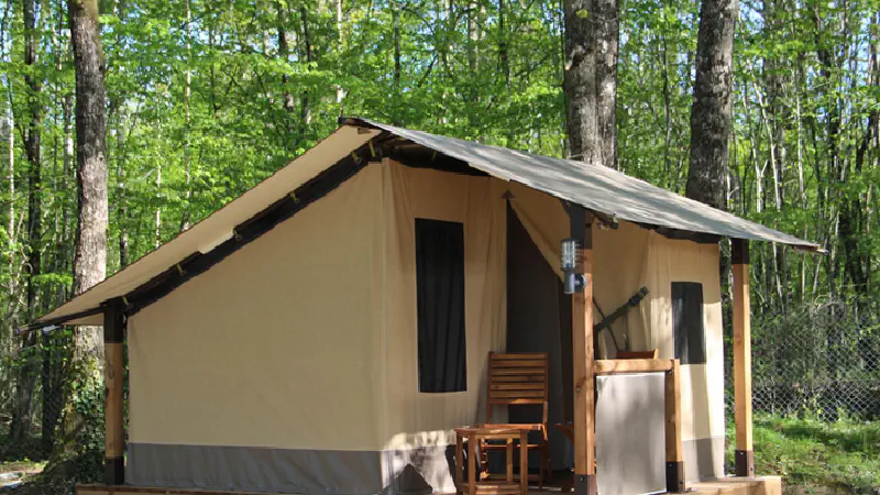 vue de face depuis extérieur lodge impala 2PL