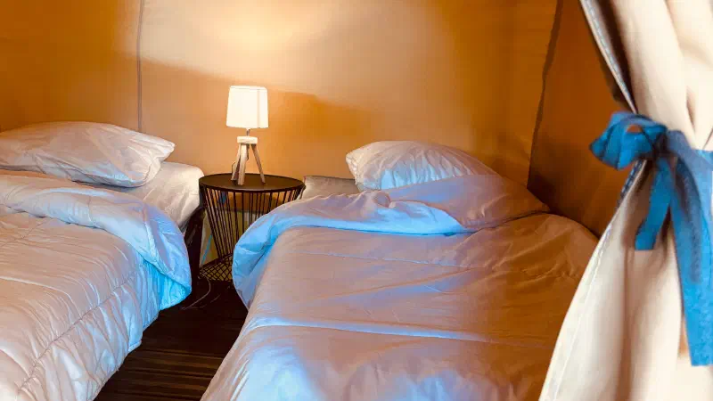 vue chambre gauche lodge masaai 4PL