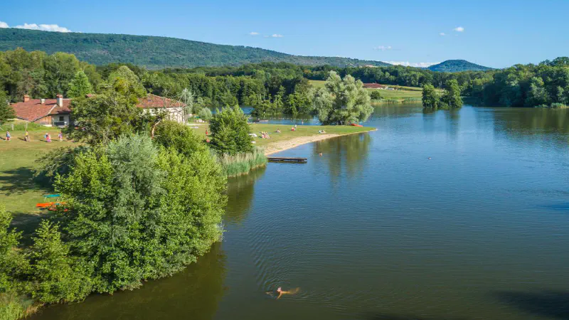 lake of la grange du pin