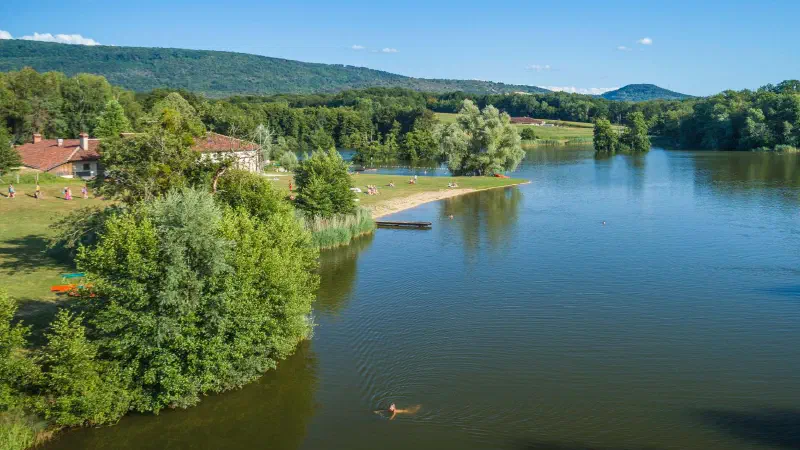 lake of la grange du pin